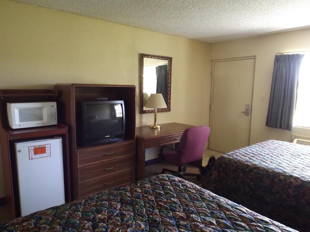 Chisholm Trail Inn Wellington Phòng bức ảnh